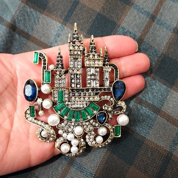 New Large Castle Camelot Medieval Renaissance Rhinestone Pin Brooch - Picture 3 of 5